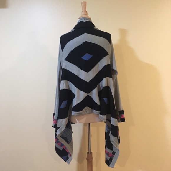 Bold Pattern Waterfall Front Chunky Knit Cardigan - Picture 5 of 5